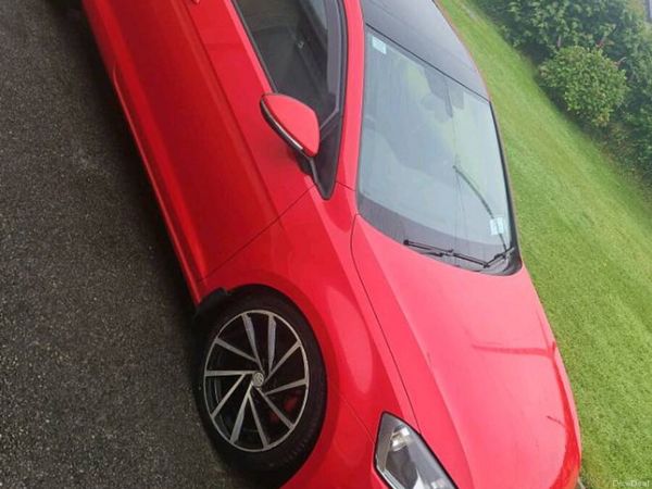 Volkswagen Golf Estate, Diesel, 2015, Red