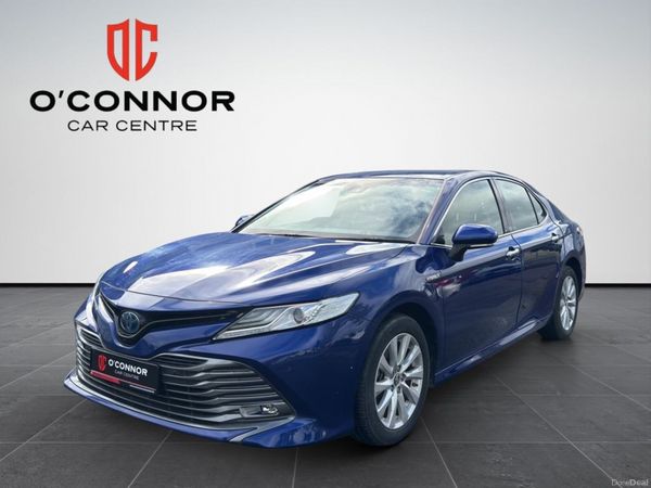 Toyota Camry Saloon, Petrol Hybrid, 2019, Blue