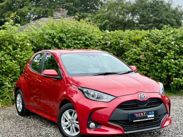 Toyota Yaris Hatchback, Petrol Hybrid, 2023, Red