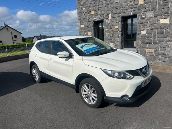 Nissan Qashqai Hatchback, Diesel, 2015, White