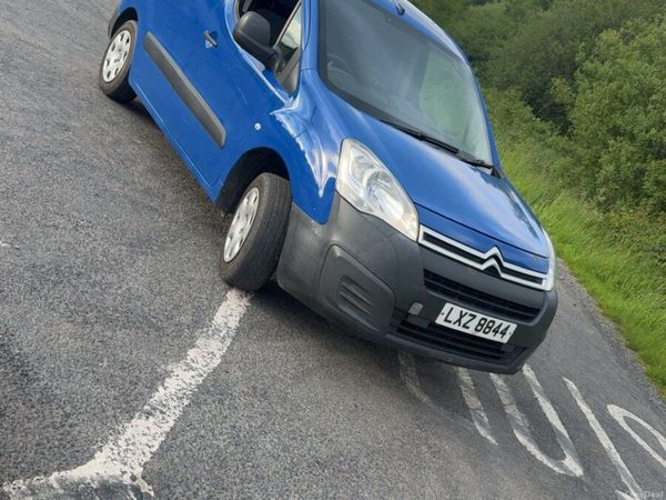 Citroen Berlingo MPV, Petrol, 2016, Blue