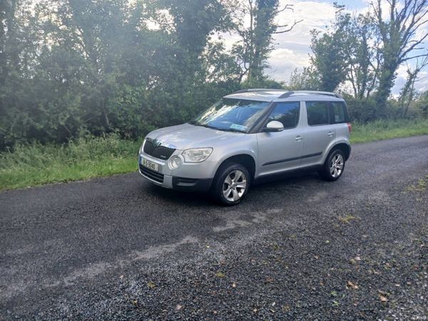Skoda Yeti SUV, Diesel, 2011, Silver