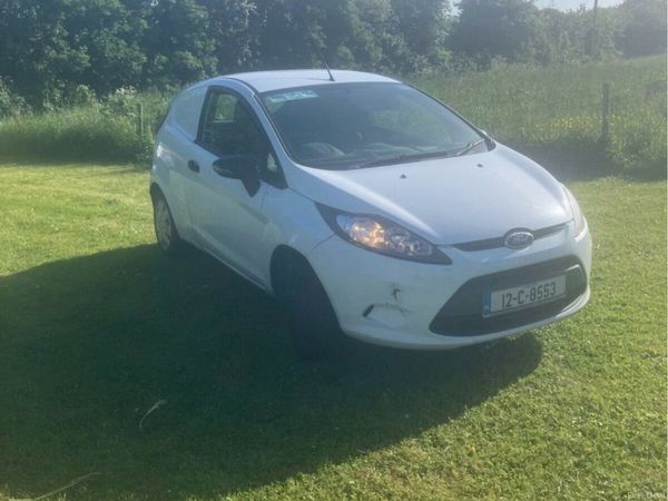 Ford Fiesta Hatchback, Diesel, 2012, White