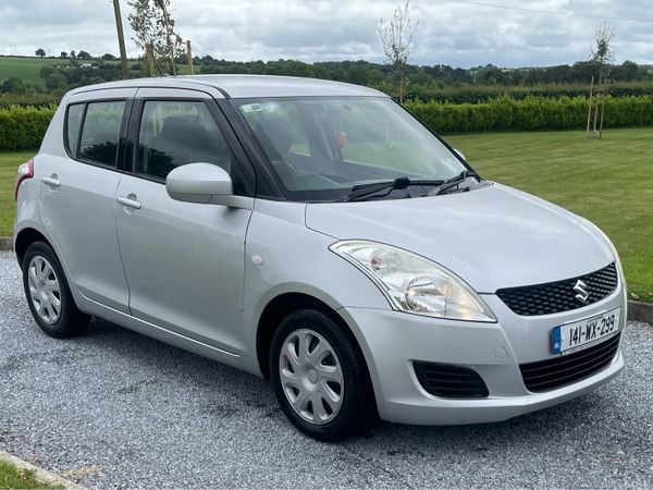 Suzuki Swift Hatchback, Petrol, 2014, Silver