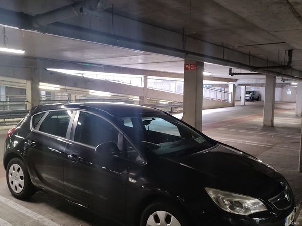 Vauxhall Astra Hatchback, Petrol, 2010, Black