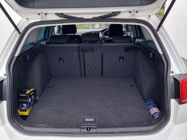 Volkswagen Golf Estate, Petrol, 2017, White