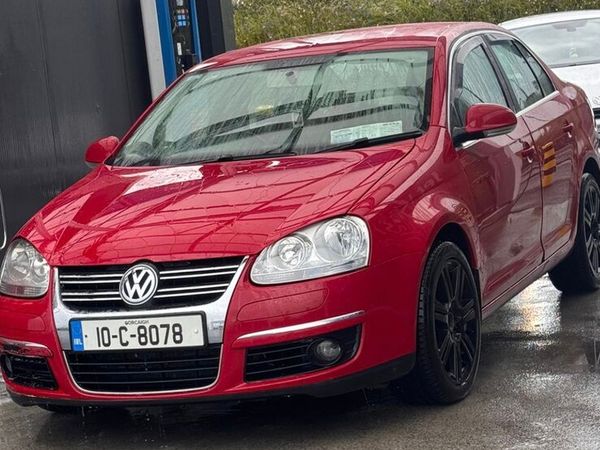 Volkswagen Jetta Saloon, Diesel, 2010, Red