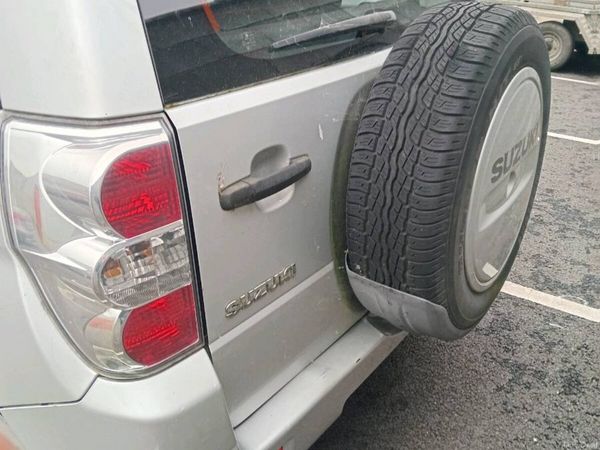 Suzuki Grand Vitara SUV, Petrol, 2006, Silver