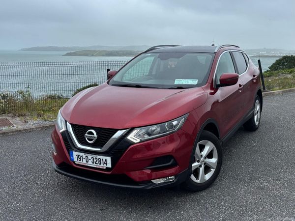Nissan Qashqai MPV, Diesel, 2019, Red