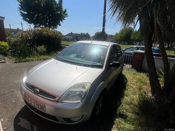 Ford Fiesta Hatchback, Petrol, 2005, Silver