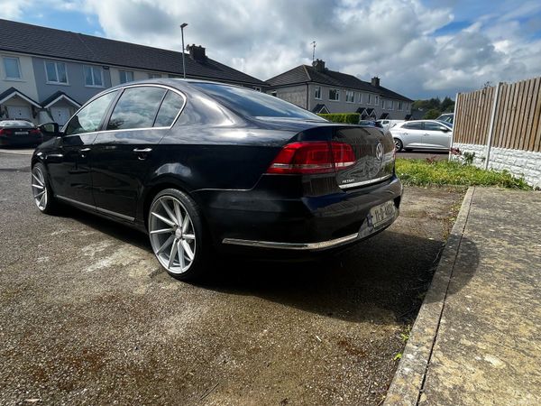Volkswagen Passat Saloon, Diesel, 2011, Black