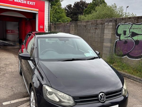 Volkswagen Polo Hatchback, Petrol, 2011, Black