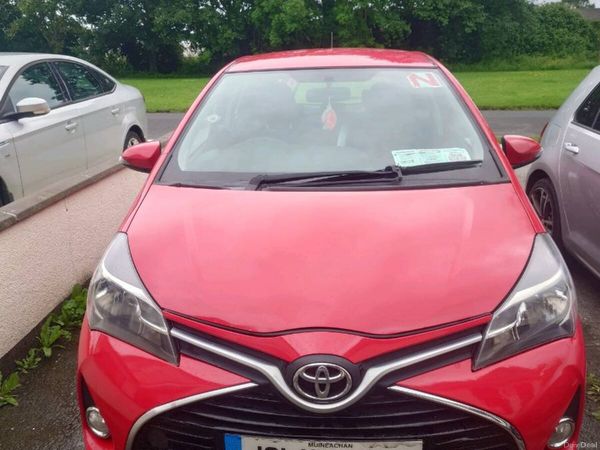 Toyota Yaris Hatchback, Petrol, 2016, Red