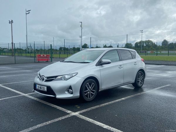 Toyota Auris MPV, Petrol, 2015, Silver