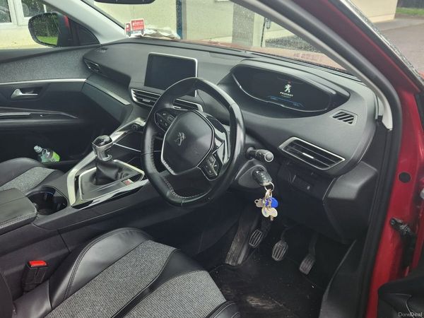 Peugeot 3008 MPV, Diesel, 2018, Red