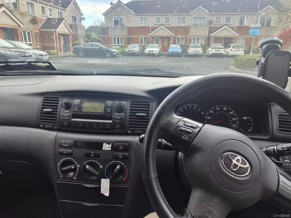 Toyota Corolla Hatchback, Petrol, 2005, Silver