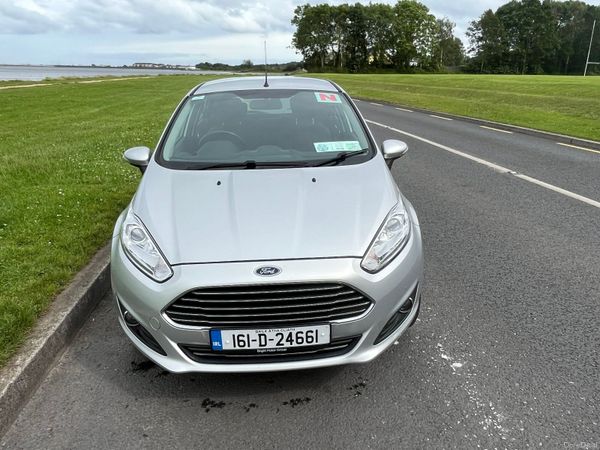 Ford Fiesta Hatchback, Petrol, 2016, Silver