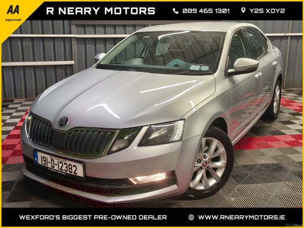 Skoda Octavia Saloon, Diesel, 2019, Grey