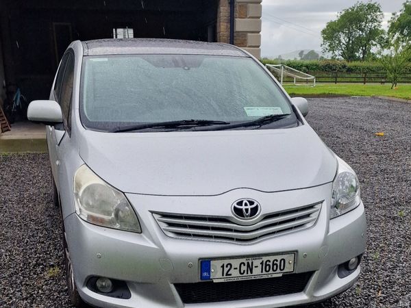 Toyota Verso MPV, Diesel, 2012, Silver