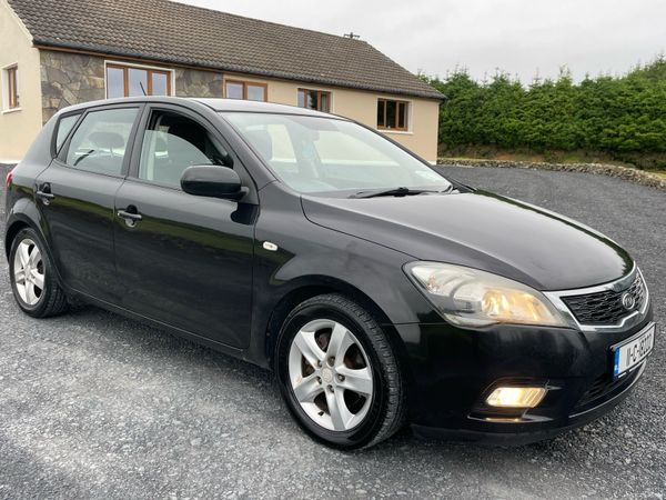 Kia Ceed Hatchback, Diesel, 2011, Black