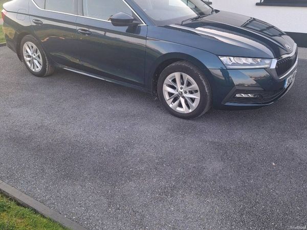 Skoda Octavia Saloon, Diesel, 2024, Blue