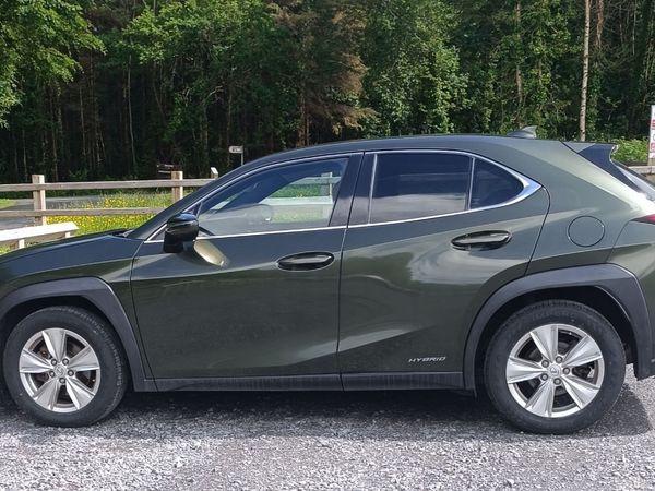 Lexus UX Estate, Petrol Hybrid, 2019, Green