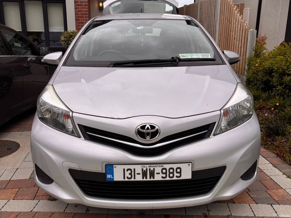 Toyota Yaris Hatchback, Petrol, 2013, Silver