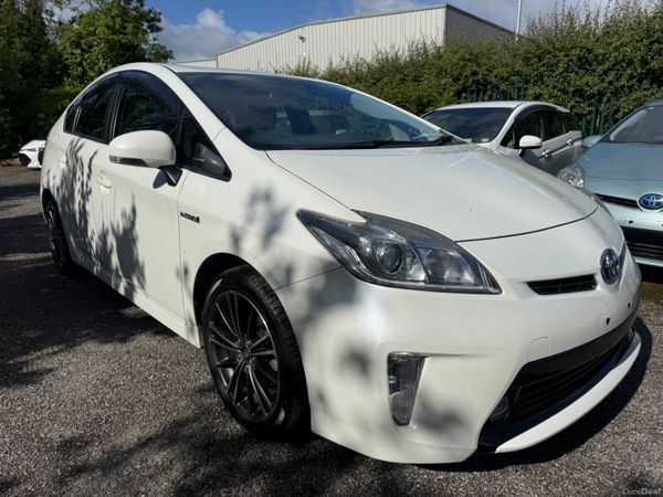Toyota Prius Hatchback, Petrol Hybrid, 2015, White