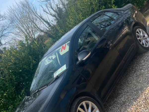 Volkswagen Jetta Saloon, Diesel, 2010, Black