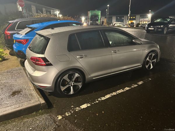 Volkswagen Golf Hatchback, Petrol, 2014, Silver