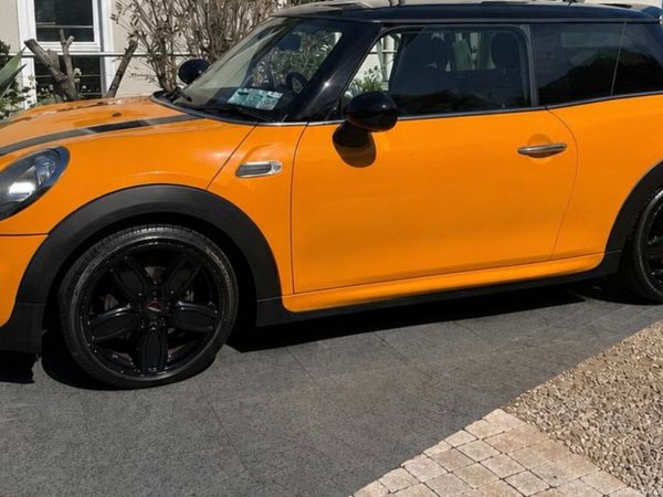 Mini Cooper Hatchback, Petrol, 2018, Orange