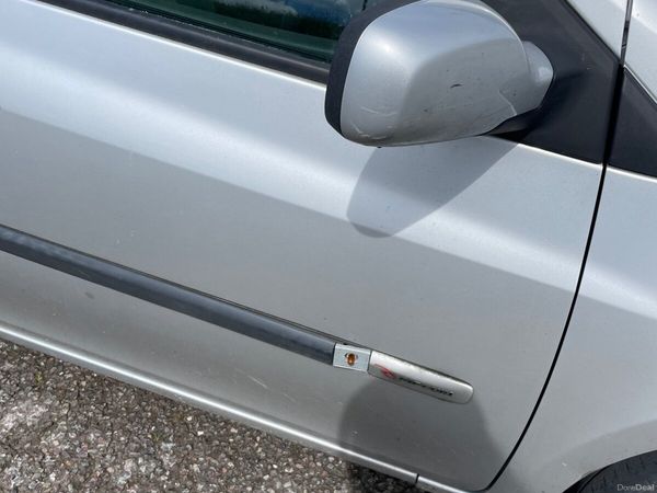 Renault Clio Hatchback, Petrol, 2009, Silver