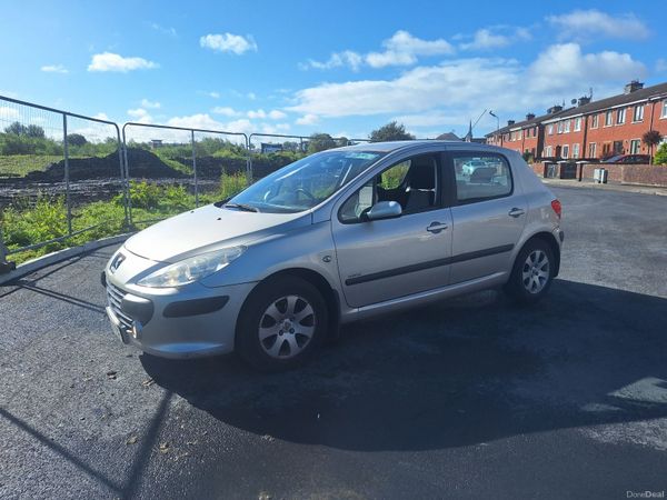 Peugeot 307 Hatchback, Petrol, 2007, Silver