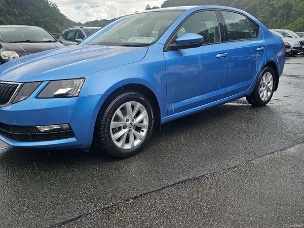 Skoda Octavia Saloon, Petrol, 2018, Blue