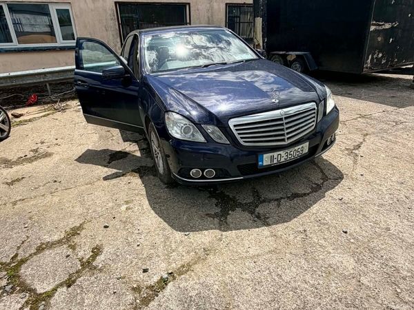 Mercedes-Benz E-Class Saloon, Diesel, 2011, Blue