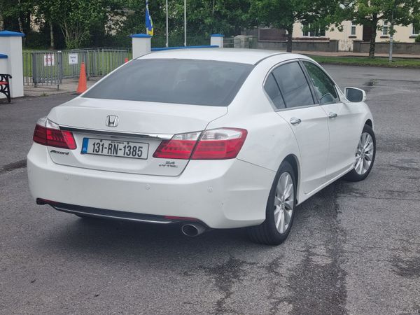 Honda Accord Saloon, Petrol, 2013, White
