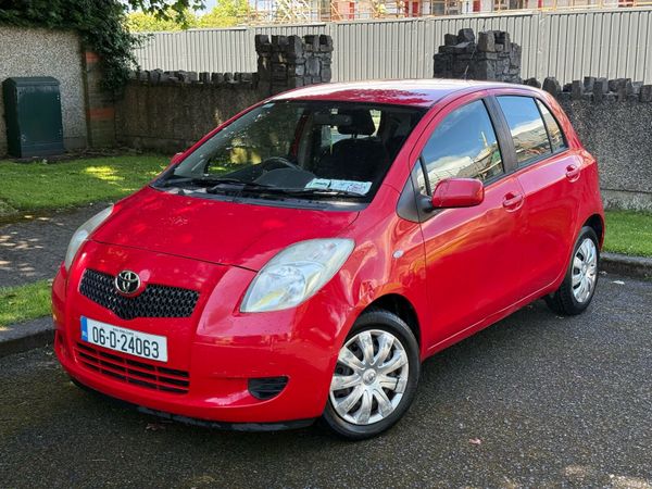 Toyota Yaris Hatchback, Petrol, 2006, Red