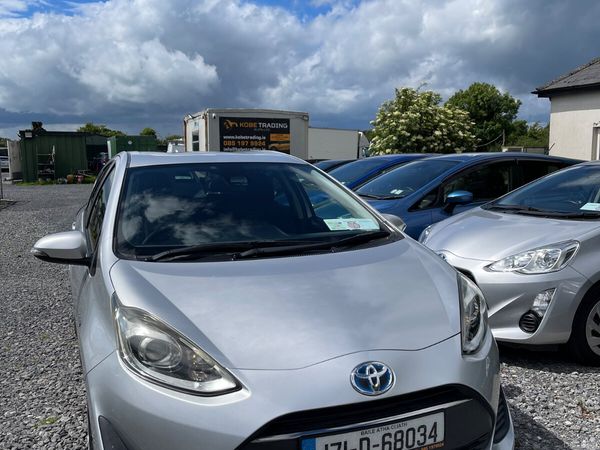 Toyota Aqua Hatchback, Petrol Hybrid, 2017, Silver