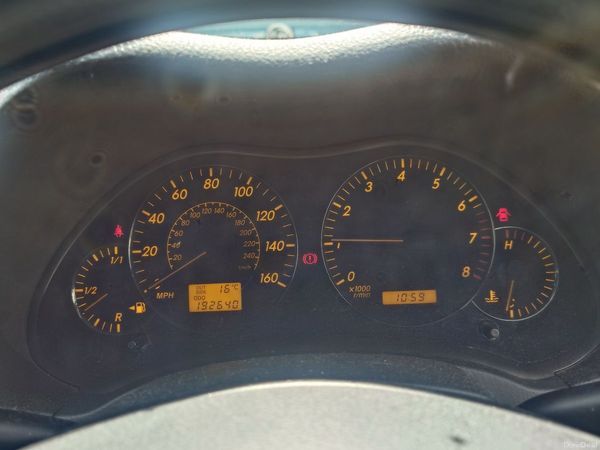 Toyota Avensis Saloon, Petrol, 2003, Silver