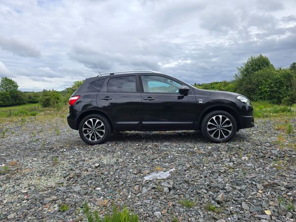Nissan Qashqai Hatchback, Diesel, 2011, Black