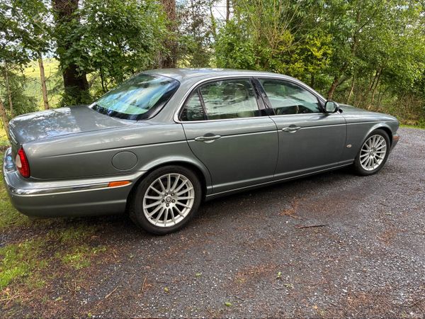 Jaguar XJ Saloon, Petrol, 2006, Grey