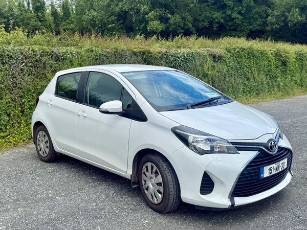 Toyota Yaris Hatchback, Petrol, 2015, White