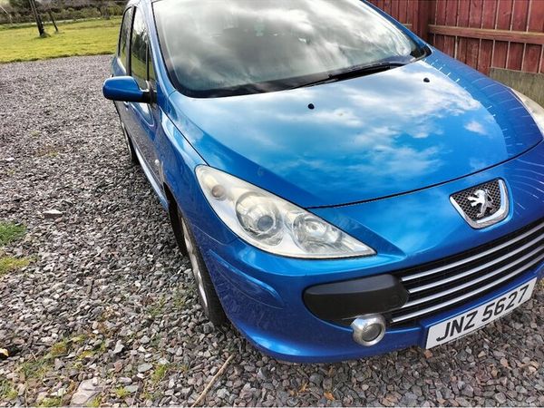 Opel Insignia Hatchback, Diesel, 2015, White