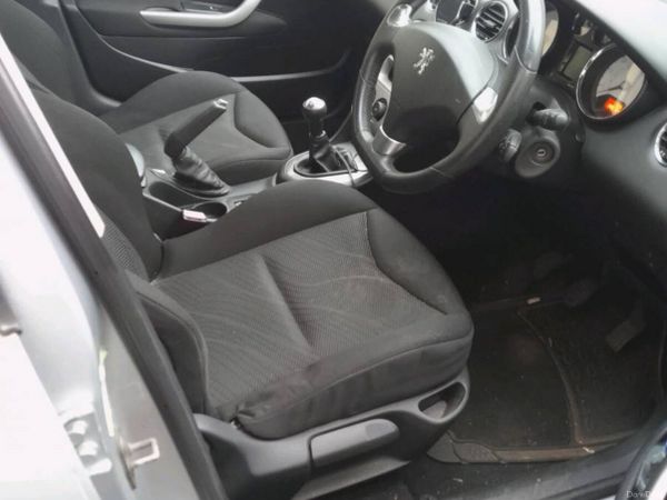 Peugeot 308 Hatchback, Diesel, 2010, Silver