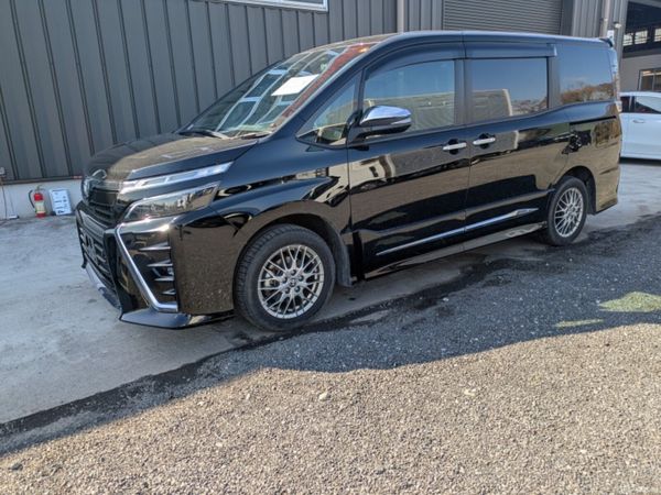 Toyota Voxy MPV, Petrol Hybrid, 2021, Black