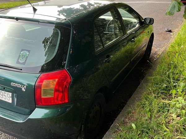 Toyota Corolla Hatchback, Petrol, 2002, Green