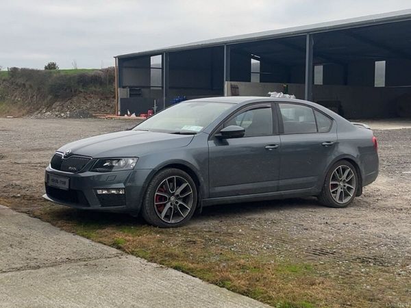 Skoda Octavia Saloon, Diesel, 2015, Grey
