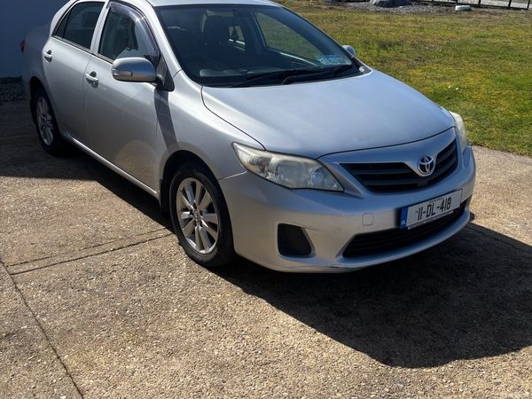 Toyota Corolla Saloon, Diesel, 2011, Silver