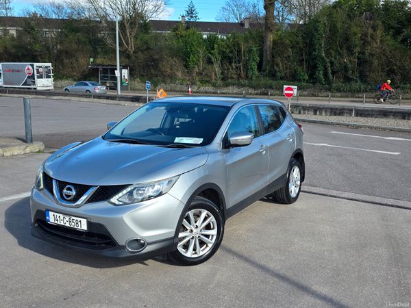 Nissan Qashqai Hatchback, Diesel, 2014, Silver