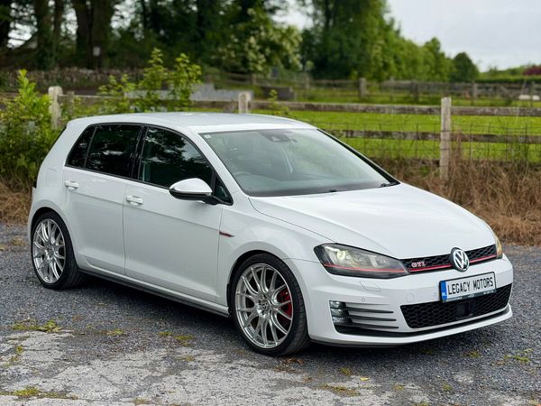 Volkswagen Golf Hatchback, Petrol, 2014, White